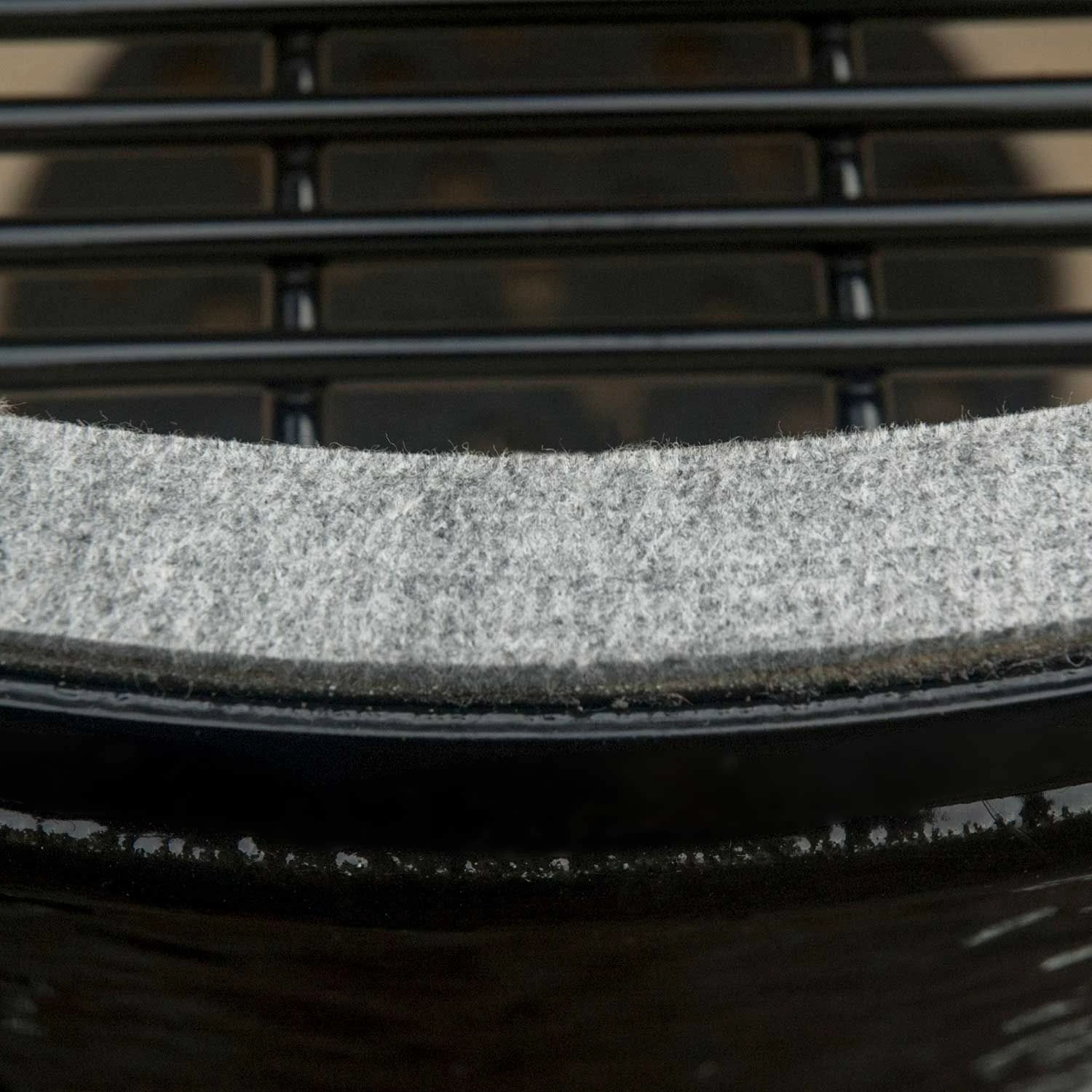 Primo CXLC Extra Large Oval Ceramic Charcoal All-In-One Kamado Grill Head On Wheeled Cradle 5 Primo CXLC Extra Large Oval Ceramic Charcoal All-In-One Kamado Grill Head On Wheeled Cradle - Image 5