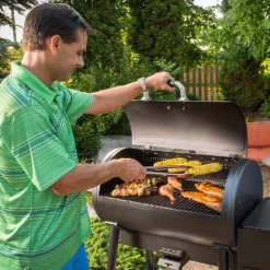 Broil King 493051 Crown Pellet 400 Smoker And Grill -Kitchen Grill Shop bk baronpellet400 ls b 06 20