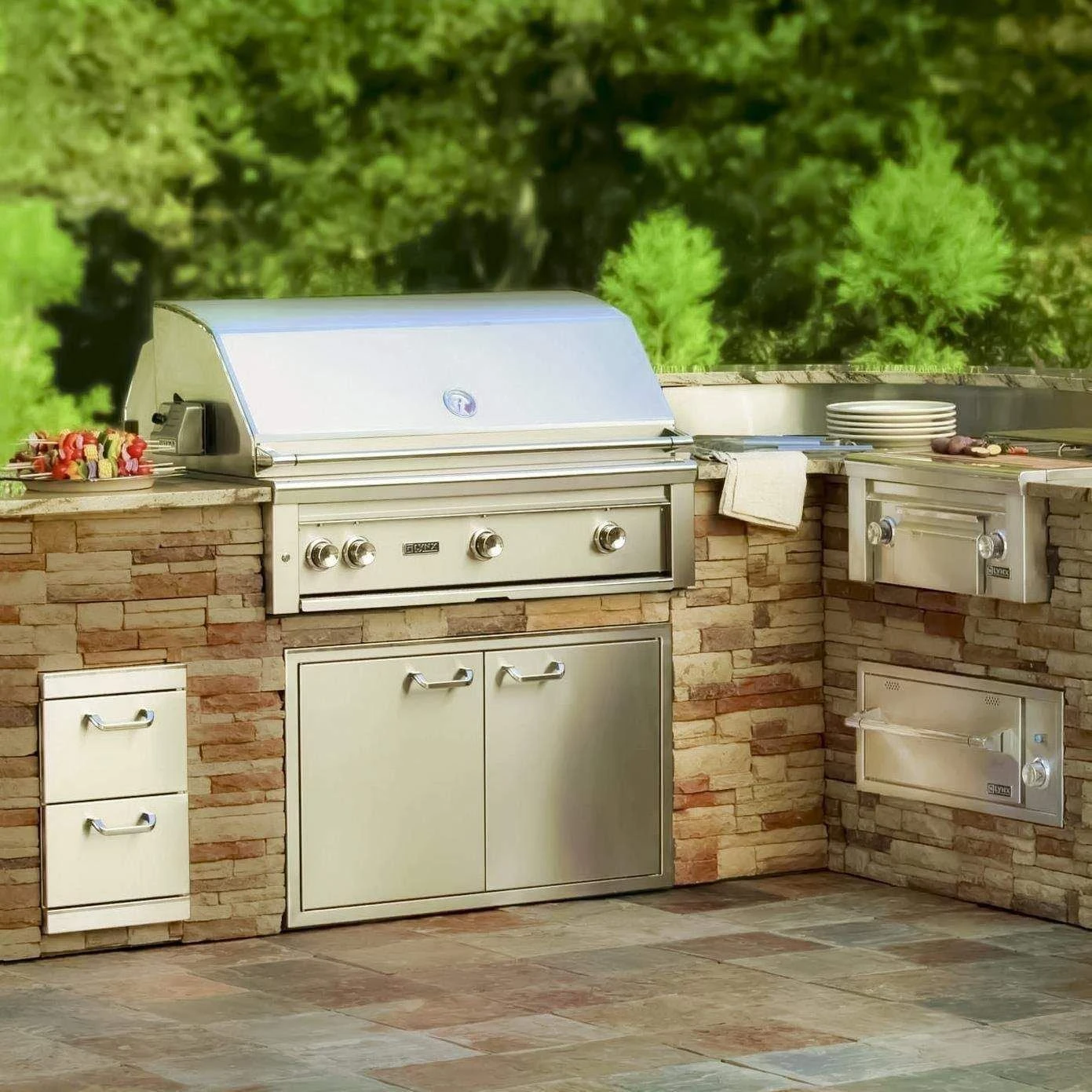 Lynx L42BI Built-In Professional Gas Grill, 42-Inch 3 Lynx L42BI Built-In Professional Gas Grill, 42-Inch - Image 3