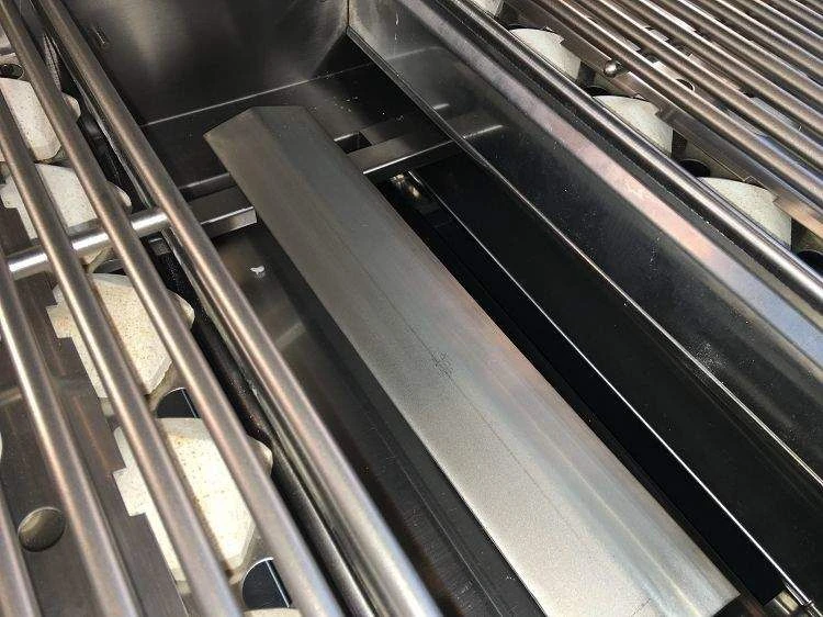 Summerset SIZPRO32-CART-SIZ32 Sizzler Pro Series Gas Grill On Deluxe Cart, 32-Inch 3 Summerset SIZPRO32-CART-SIZ32 Sizzler Pro Series Gas Grill On Deluxe Cart, 32-Inch - Image 3