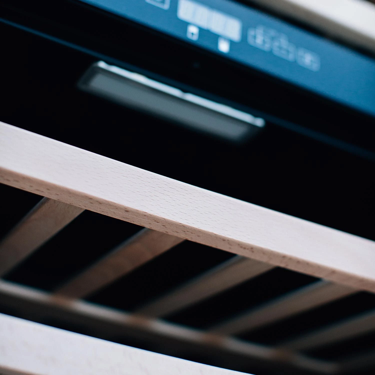 Summerset SSRFR-24WD 24-Inch Outdoor Rated Dual Zone Wine Cooler 6 Summerset SSRFR-24WD 24-Inch Outdoor Rated Dual Zone Wine Cooler - Image 6