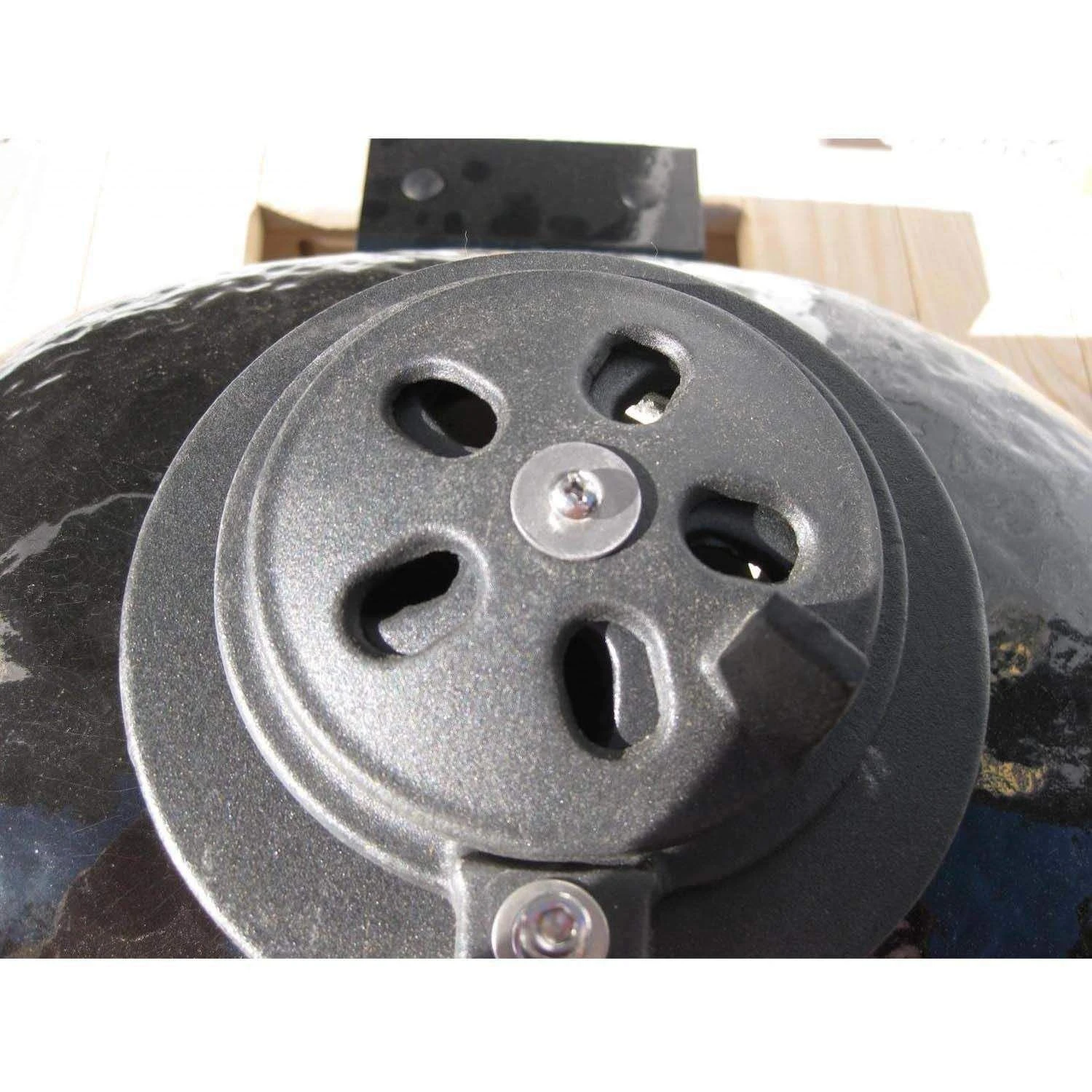 Primo CJRH Junior Oval Ceramic Charcoal Kamado Grill On Cart 4 Primo CJRH Junior Oval Ceramic Charcoal Kamado Grill On Cart - Image 4