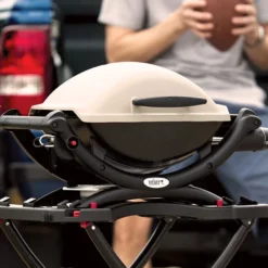 Weber Q1000 Portable Propane Gas Grill On Scissor Cart (WEB-50060001-WEB-6557) -Kitchen Grill Shop web 50060001 feat g 05 22